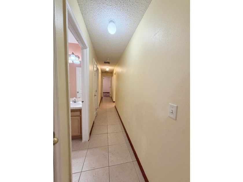 Welcome to this beautifully maintained Port St. Lucie home - photo 22