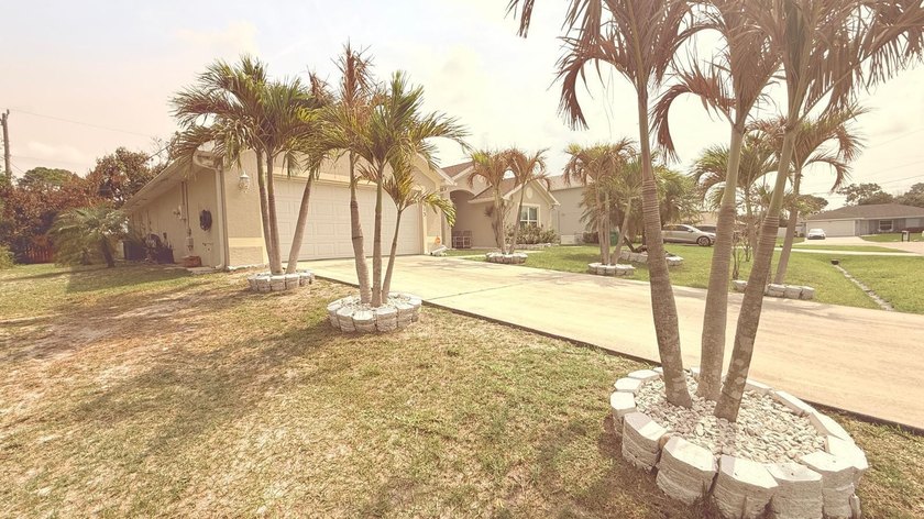 Welcome to this beautifully maintained Port St. Lucie home - photo 35