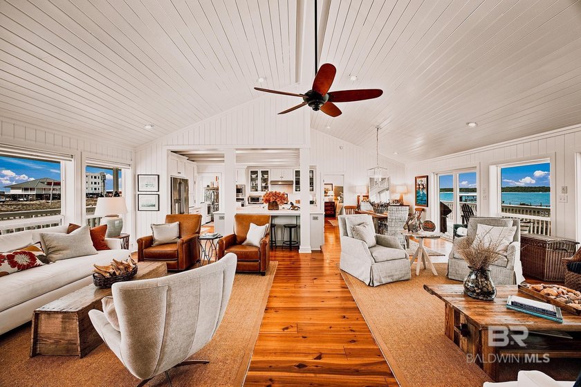 Experience the best of Gulf Coast living in this completely - photo 6