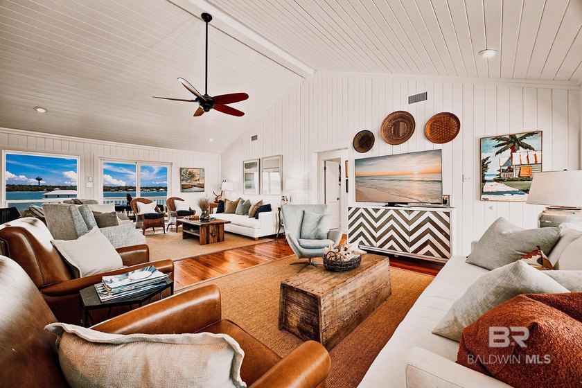 Experience the best of Gulf Coast living in this completely - photo 9