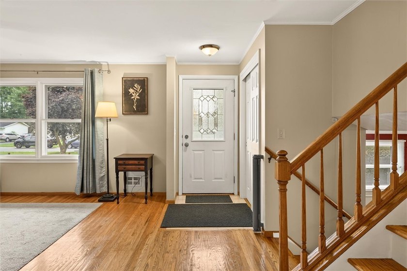 Welcome home to this spacious 3-bedroom, 1.5-bath split-level - photo 5