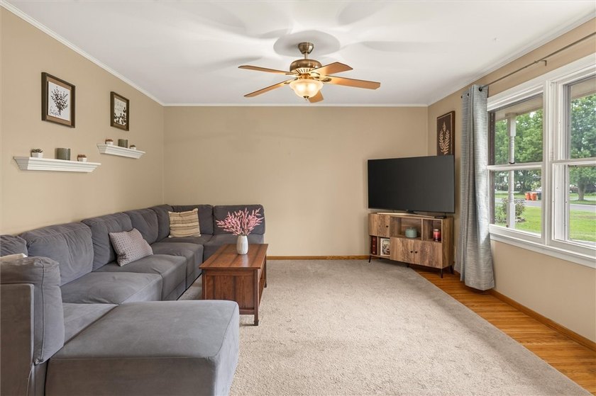 Welcome home to this spacious 3-bedroom, 1.5-bath split-level - photo 10