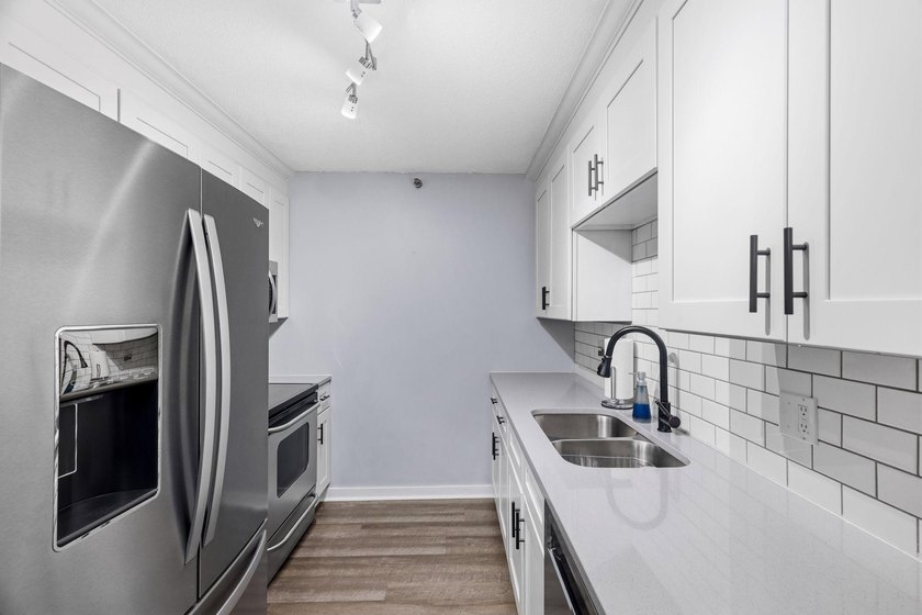 Completely updated and move-in ready, this ideally located condo - photo 7