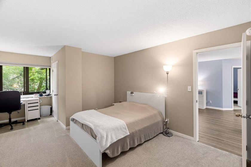 Completely updated and move-in ready, this ideally located condo - photo 10