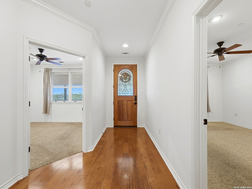 **GREAT Lock-and-Leave Condominium! Whether you're looking for a - photo 3