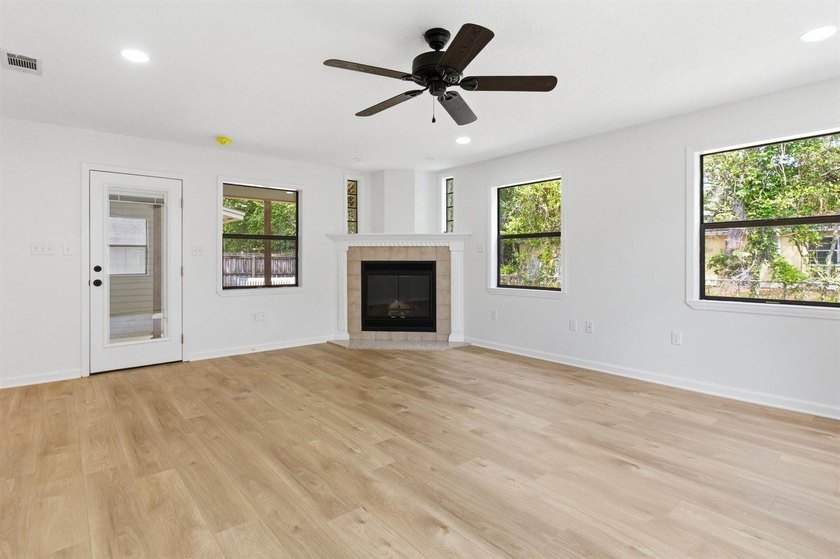 Welcome to your new home! This beautifully remodeled brick home - photo 14