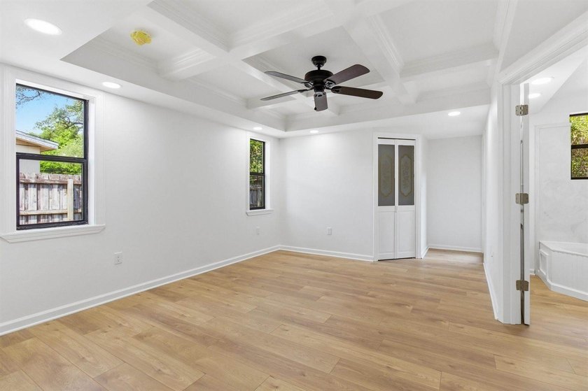 Welcome to your new home! This beautifully remodeled brick home - photo 23