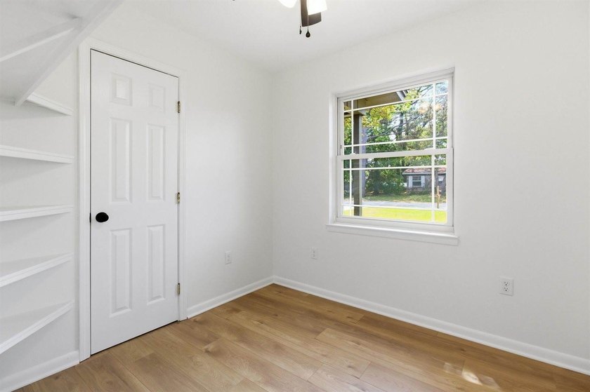 Welcome to your new home! This beautifully remodeled brick home - photo 25