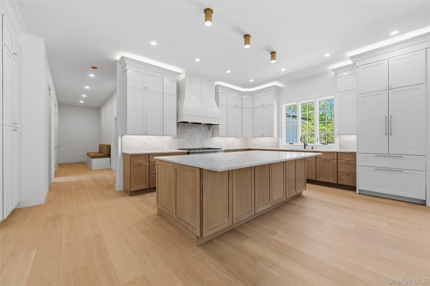 SELLER MOTIVATED! Welcome to this exceptional new construction - photo 8
