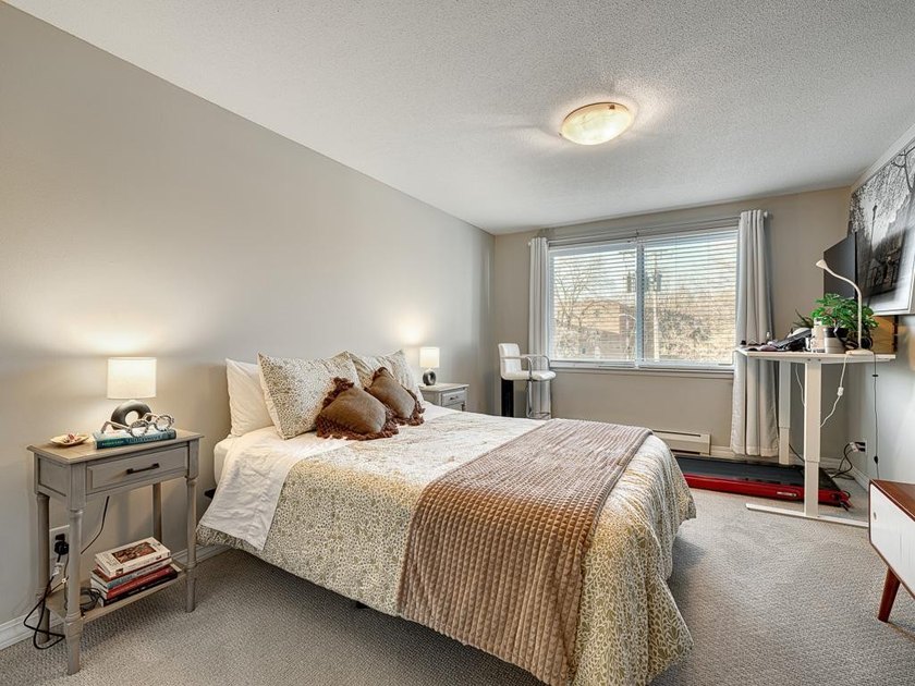 Enjoy living in Linden Hills in this wonderfully maintained - photo 7