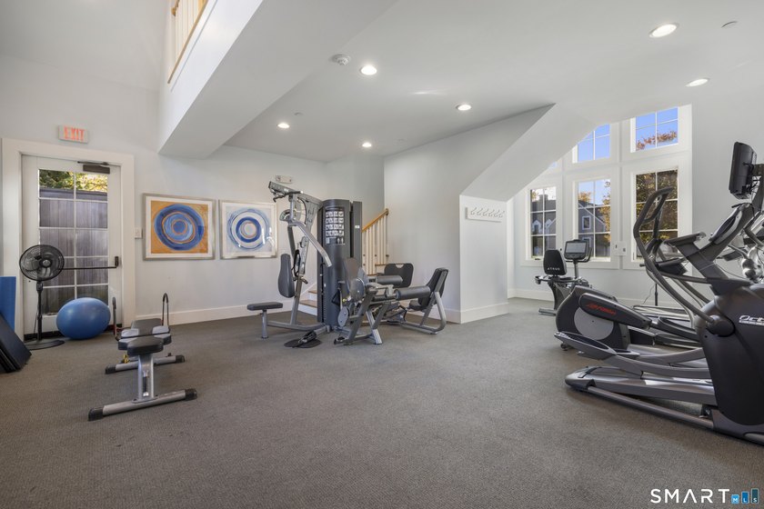 Experience the perfect blend of luxury, convenience, and - photo 34