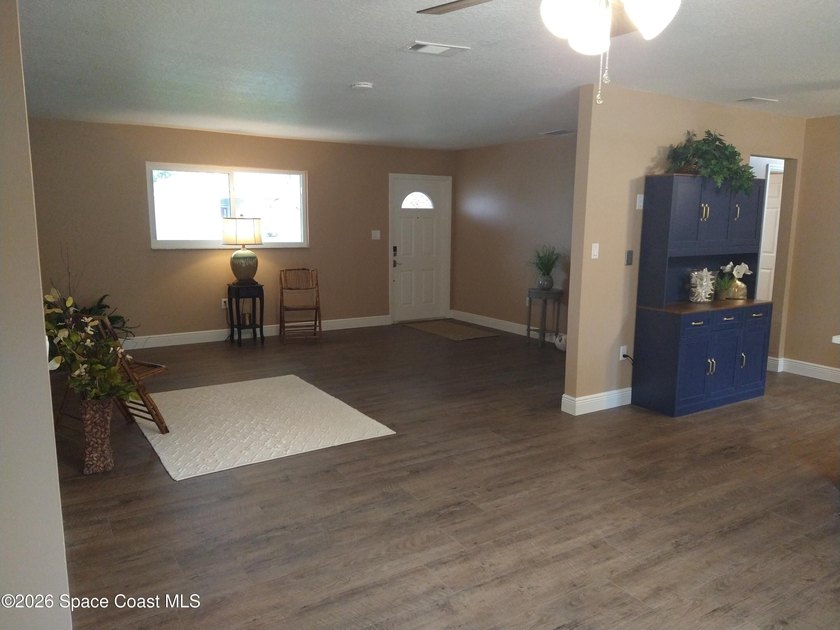 MOVE IN READY TOTAL REMODEL so Why wait to build ...3/2 with - photo 34