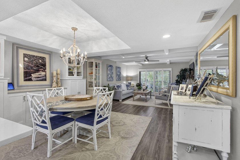 Beautifully fully renovated 2-bedroom, 2-bath condo situated in - photo 13