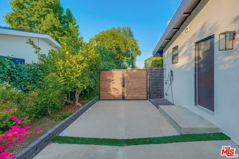 Positioned in one of the most prized pockets of Valley Village - photo 34