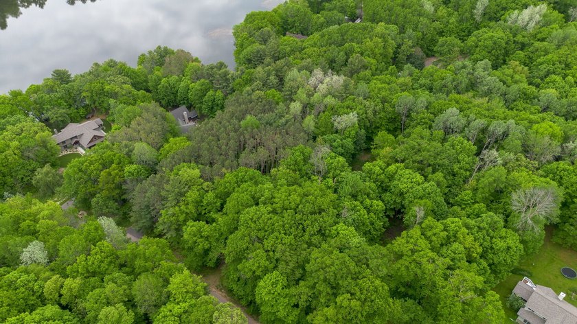 Discover the perfect blend of privacy and natural beauty with - photo 8