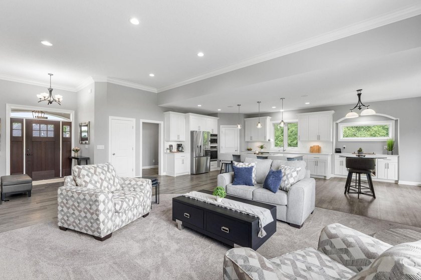 Welcome to an extraordinary custom-built estate where luxury - photo 2