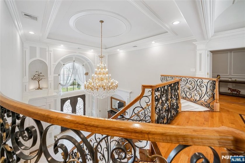 Rare opportunity to own a distinguished residence on an - photo 14