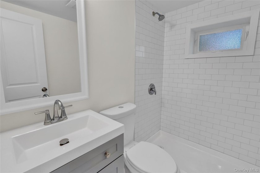 Move right into this updated 3-bedroom, 2-bathroom, Split style - photo 15