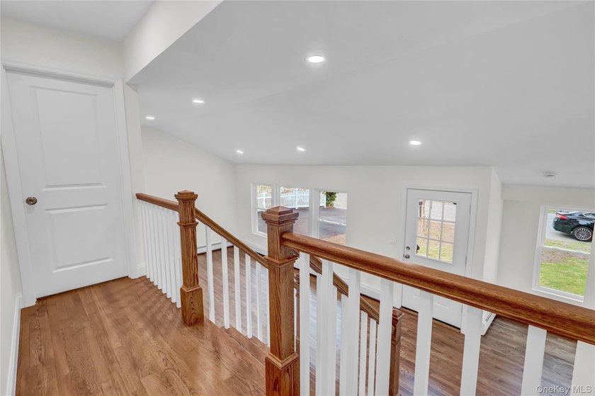 Move right into this updated 3-bedroom, 2-bathroom, Split style - photo 17