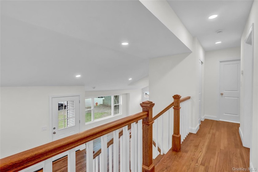 Move right into this updated 3-bedroom, 2-bathroom, Split style - photo 18