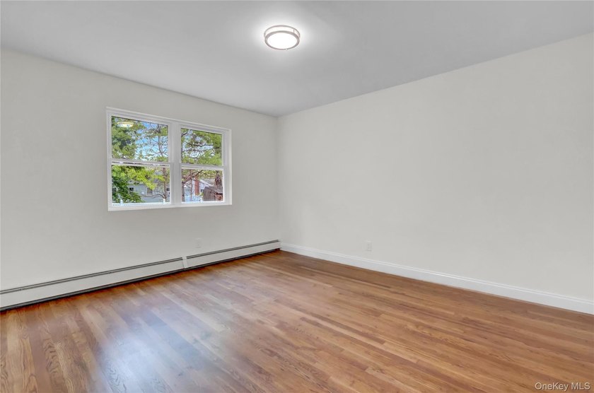 Move right into this updated 3-bedroom, 2-bathroom, Split style - photo 19