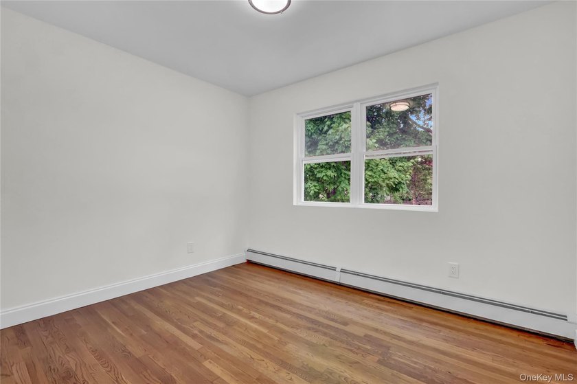 Move right into this updated 3-bedroom, 2-bathroom, Split style - photo 22