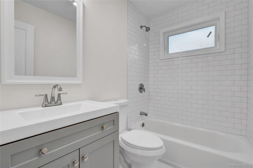 Move right into this updated 3-bedroom, 2-bathroom, Split style - photo 24