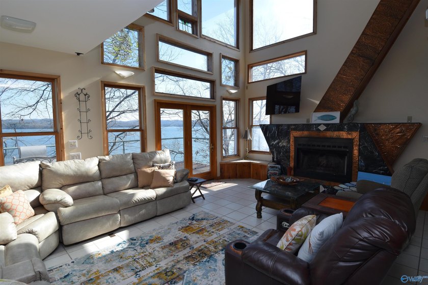 Located on the main channel of Lake Guntersville, this stunning - photo 28