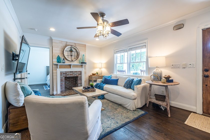 Beautifully maintained 4BR/2BA plus office Craftsman home - photo 10