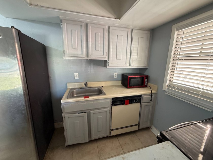 Priced and Primed for Renovation. 2 Bed, 1.5 Bath Second floor - photo 7