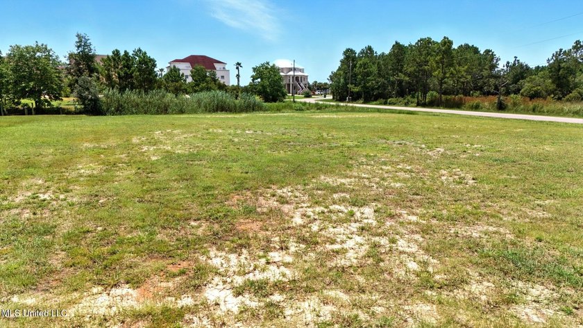 WATERFRONT LOT ON THE SOUTH SIDE OF DIAMONDHEAD. EASY ACCESS TO - photo 15