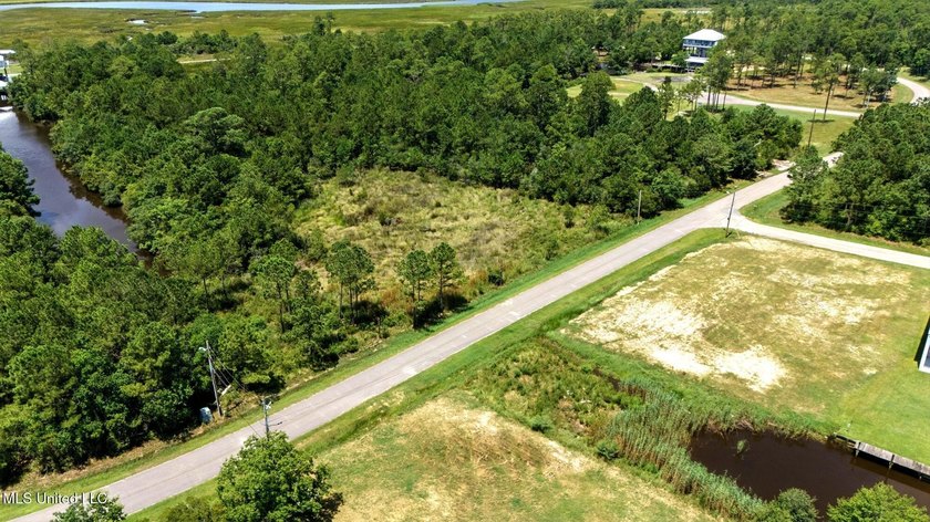 WATERFRONT LOT ON THE SOUTH SIDE OF DIAMONDHEAD. EASY ACCESS TO - photo 23