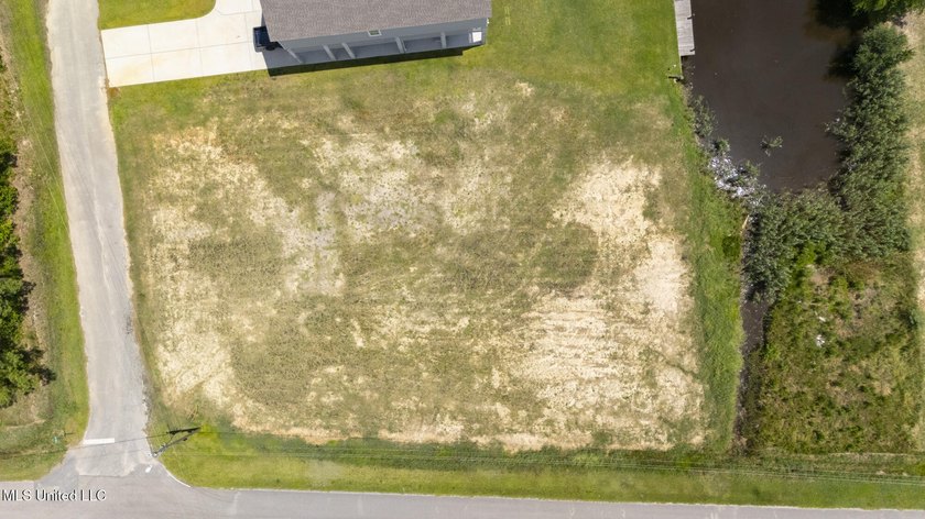 WATERFRONT LOT ON THE SOUTH SIDE OF DIAMONDHEAD. EASY ACCESS TO - photo 26