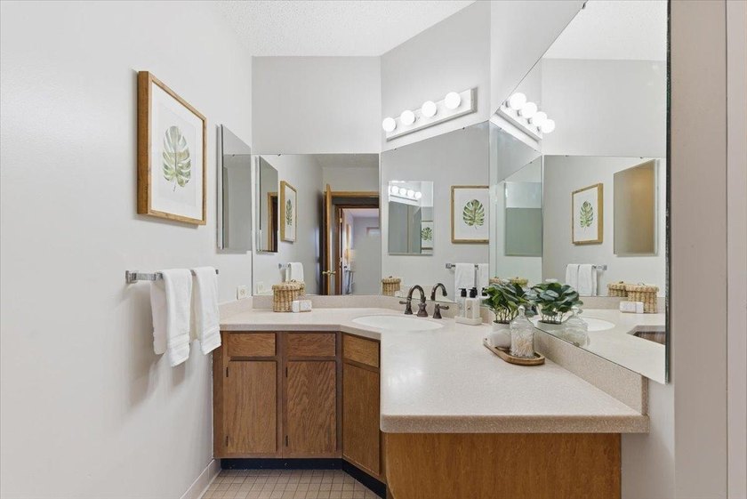 Your charming Seward home awaits! This beautifully maintained - photo 9