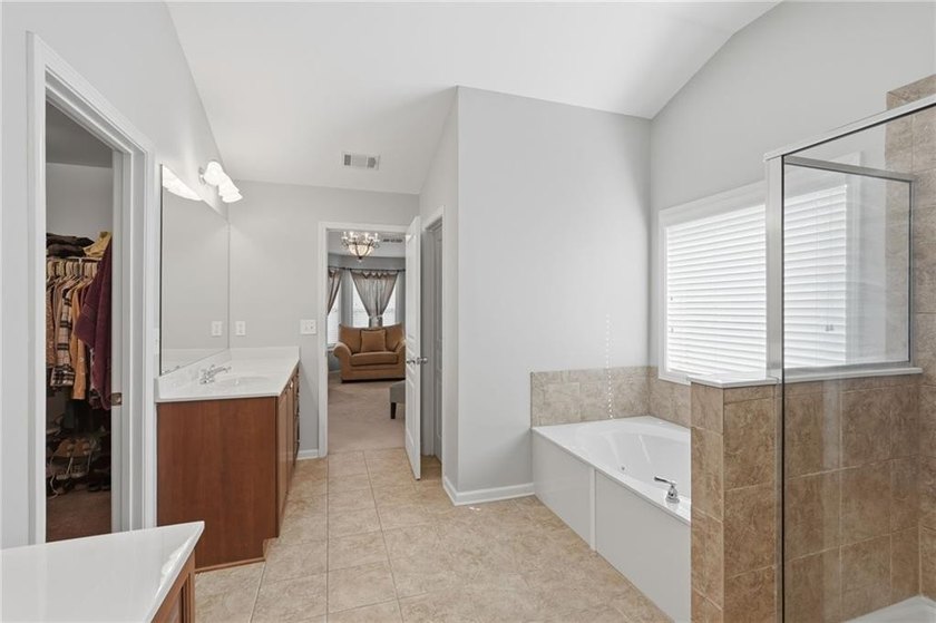 Beautiful 5-Bedroom Home with Full Basement in Stillwater - - photo 31