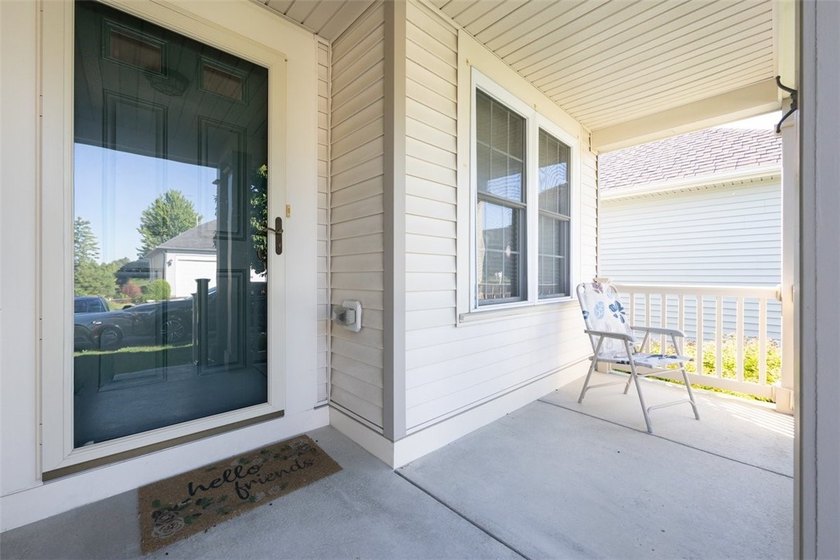 Welcome to this inviting low-maintenance 2 bedroom, 2 bath patio - photo 2