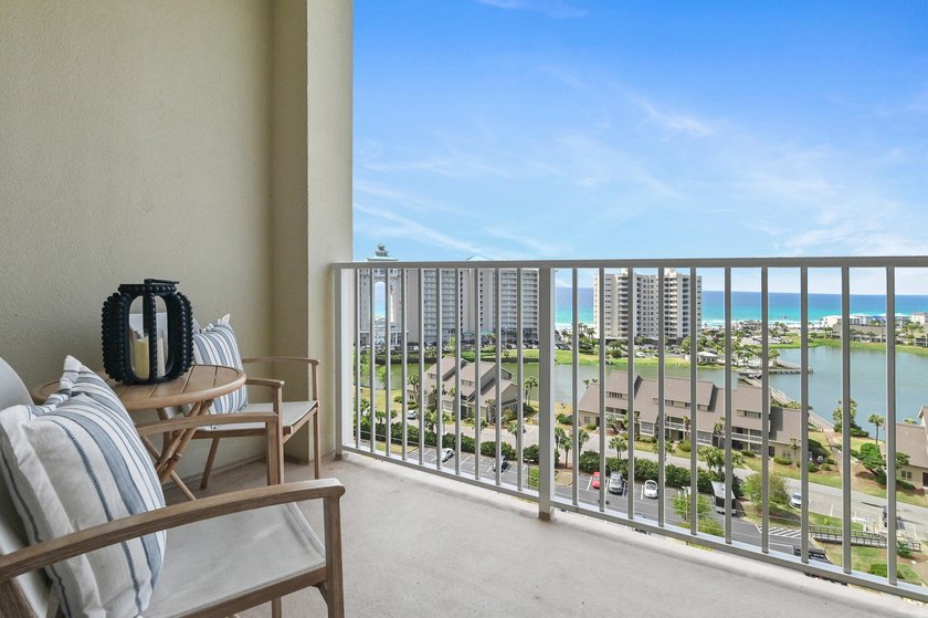 Wake up to endless Gulf views, spend your afternoons with your - photo 4