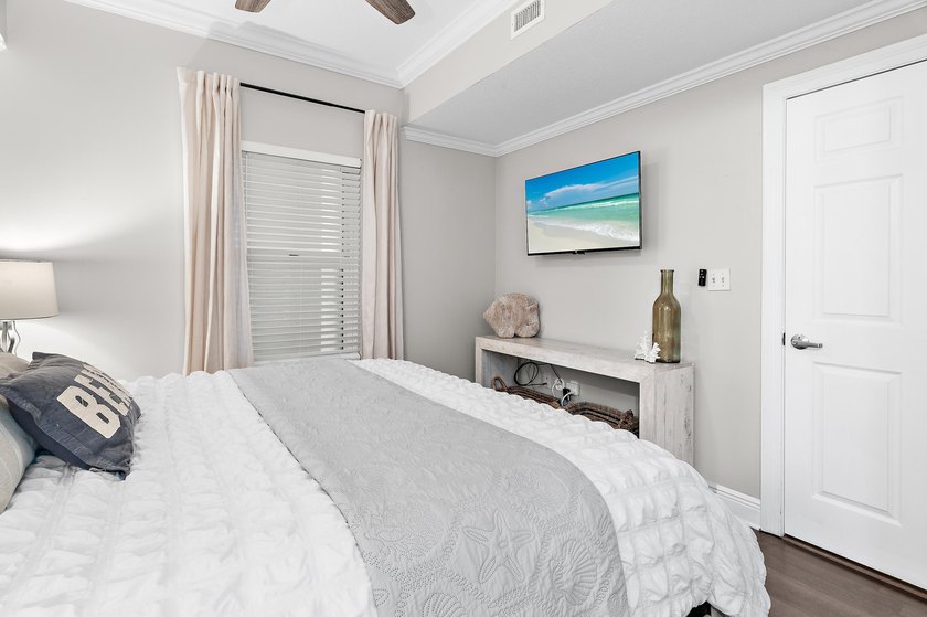 Wake up to endless Gulf views, spend your afternoons with your - photo 10