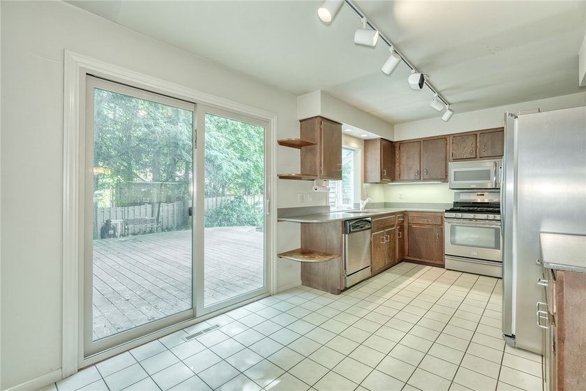 THE WOODS AT MILLCREEK! HIGHLY DESIRABLE AREA CLOSE TO WEBSTER - photo 15