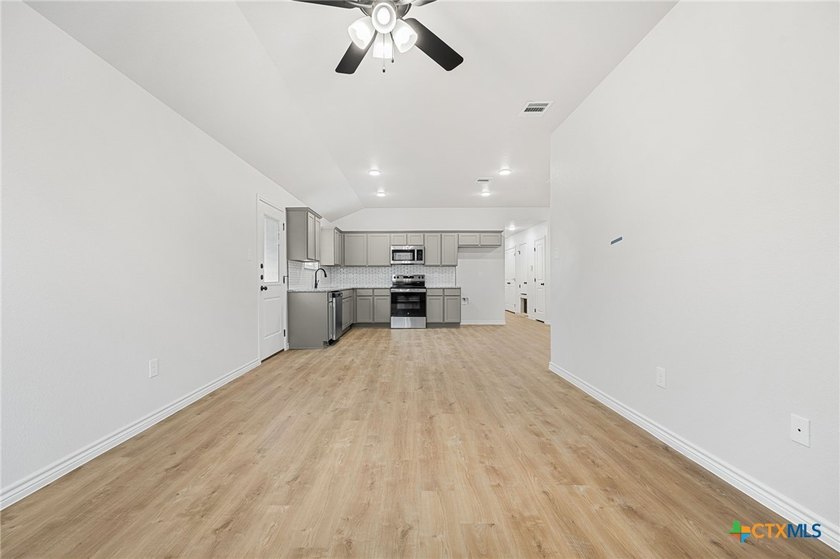 Welcome to this stunning brand-new duplex offering 3 spacious - photo 5