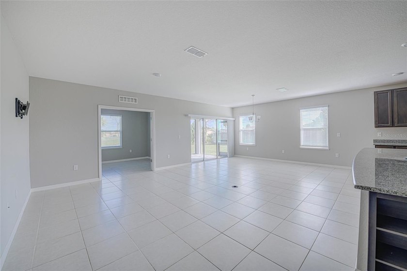 Virtually Staged. Virtually Staged. Exquisite Waterfront Living - photo 5