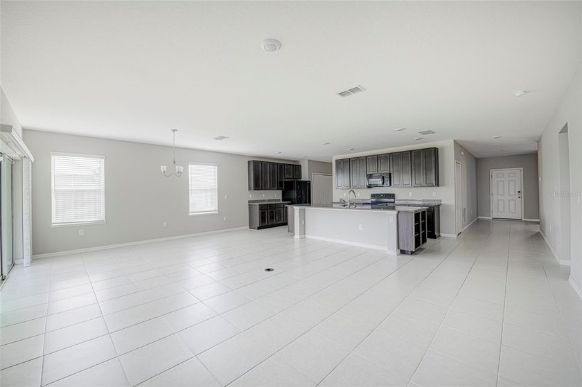 Virtually Staged. Virtually Staged. Exquisite Waterfront Living - photo 6