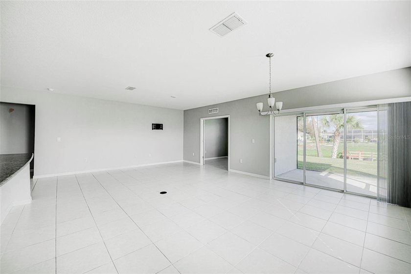 Virtually Staged. Virtually Staged. Exquisite Waterfront Living - photo 10