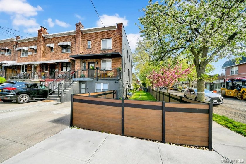 WELCOME to this exceptional single-family home where true pride - photo 28