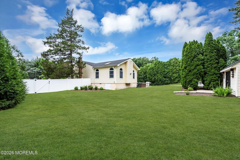 Don't miss this expanded split-level backing to Winding River - photo 40