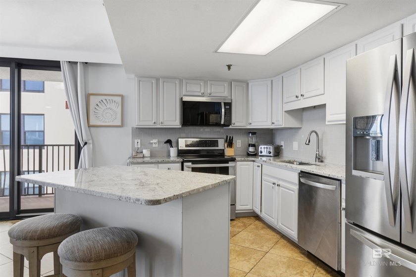 Beachfront corner unit in Phoenix III with amazing Gulf views! - photo 5