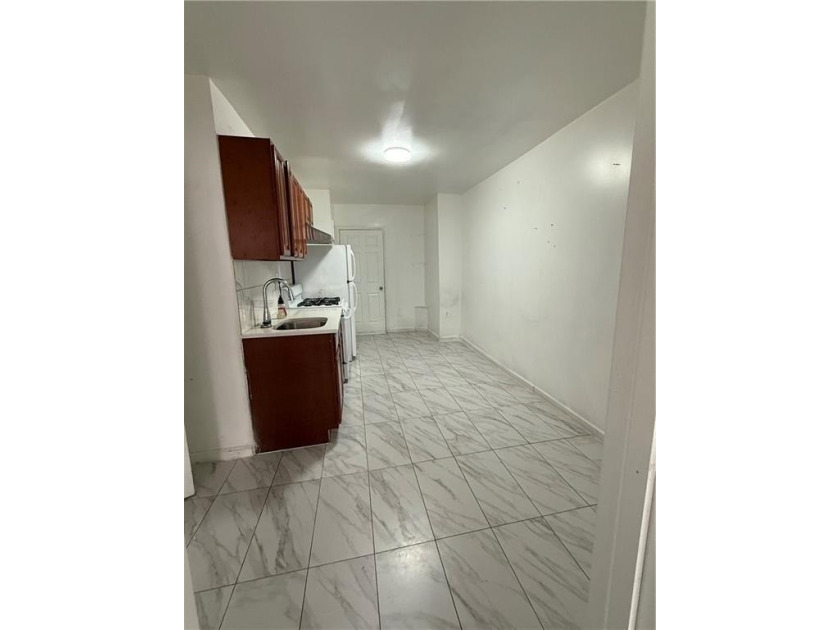 Located in the bustling Bay Ridge commercial district on 86th - photo 3