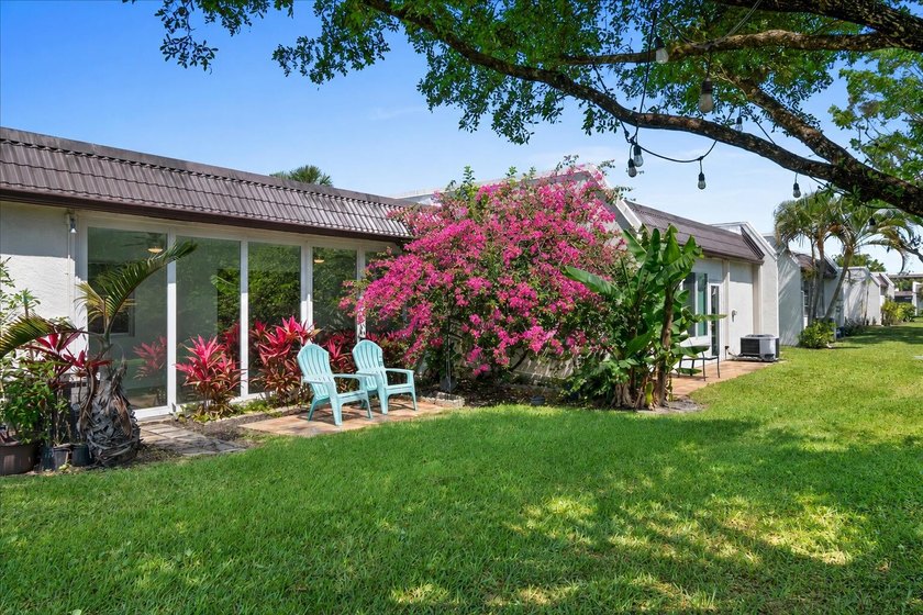 Stunning, fully updated modern unit in Golden Lakes Village - - photo 22