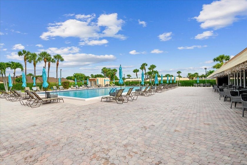 Stunning, fully updated modern unit in Golden Lakes Village - - photo 27