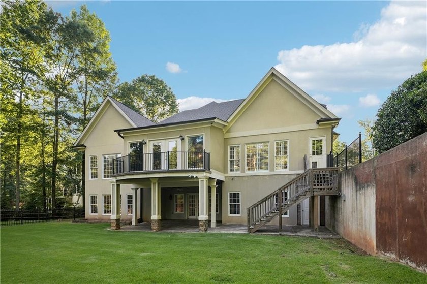 Introducing 1038 Overlook Dr, a residence arranged for everyday - photo 5